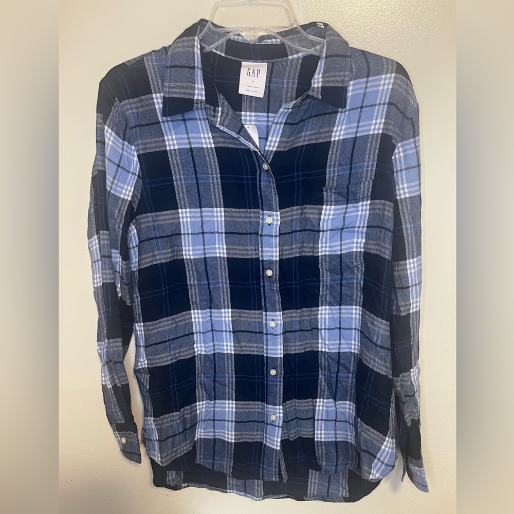 Women’s GAP Plaid long sleeve button down M